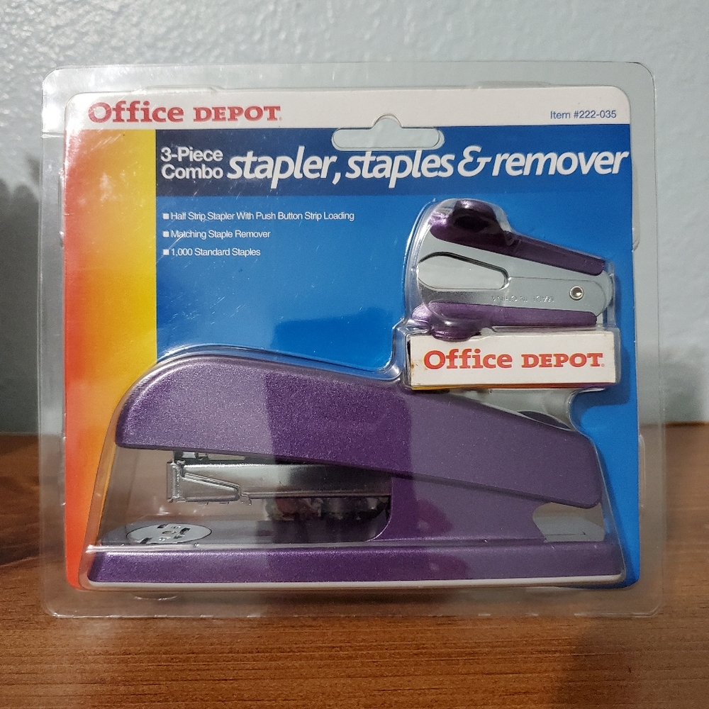 Vintage Office Depot 3 pieces combo Stapler, staples and remover NWT